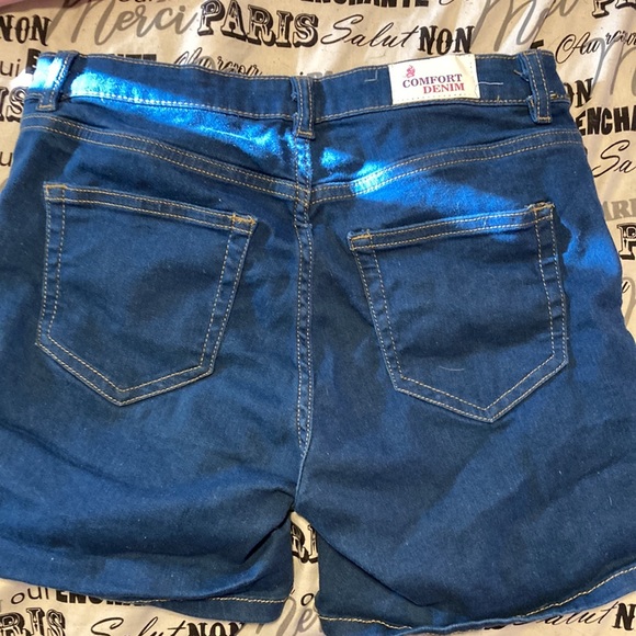 Womens shorts - Picture 3 of 3